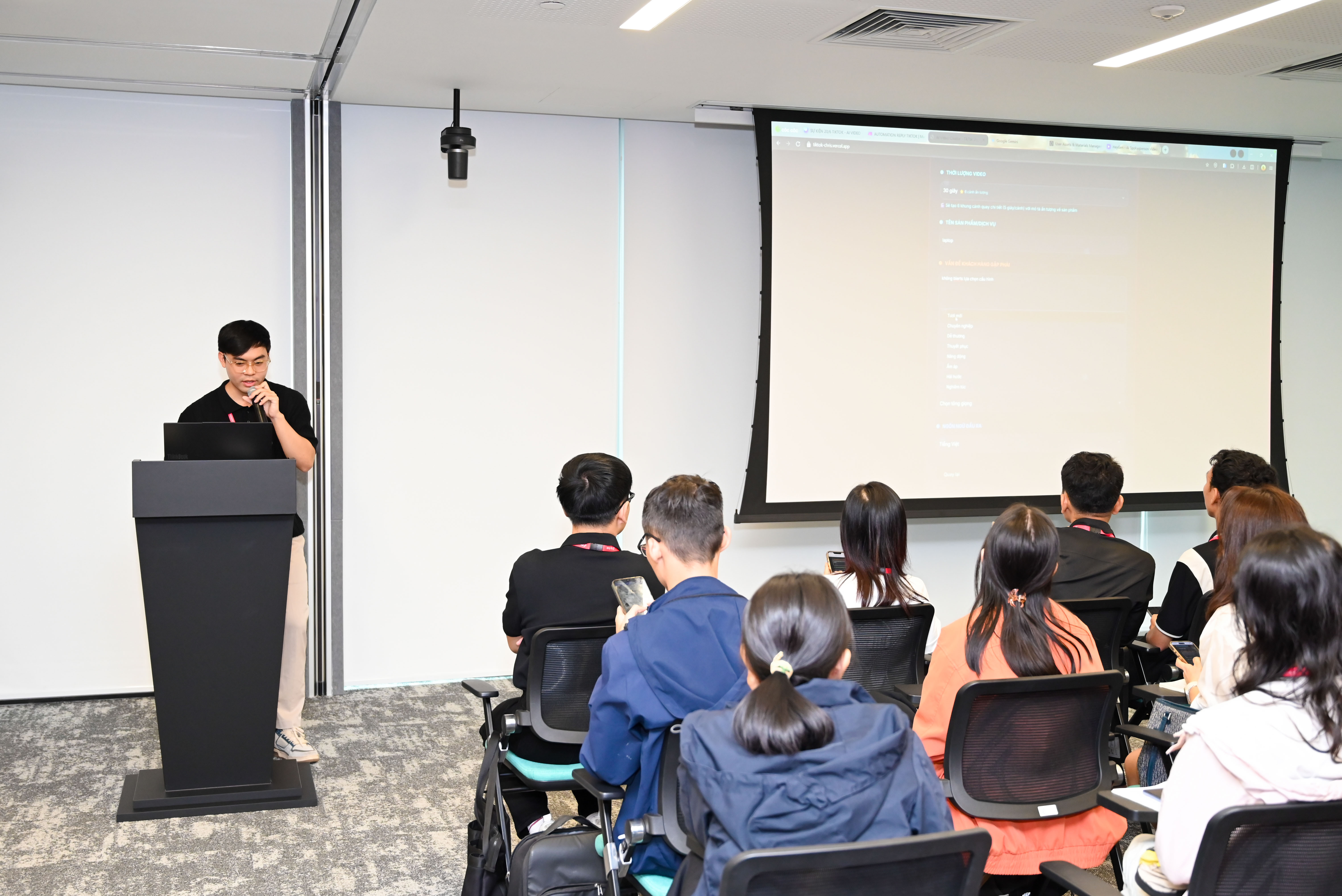 Học viên tham gia